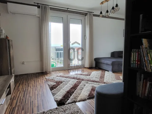 Eladó lakás Vác, Deákvár 62 nm