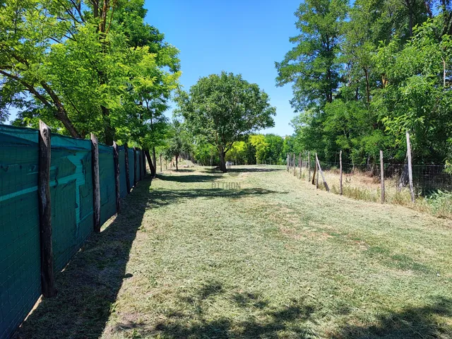 Eladó telek Vácduka 2484 nm