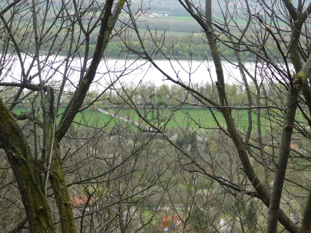 Eladó telek Verőce 2527 nm