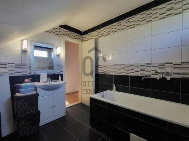 Eladó ház Erdőkertes 136 nm