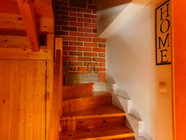 Eladó ház Váchartyán 220 nm