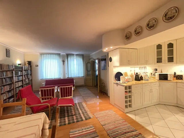 Kiadó lakás Vác, Belváros 100 nm