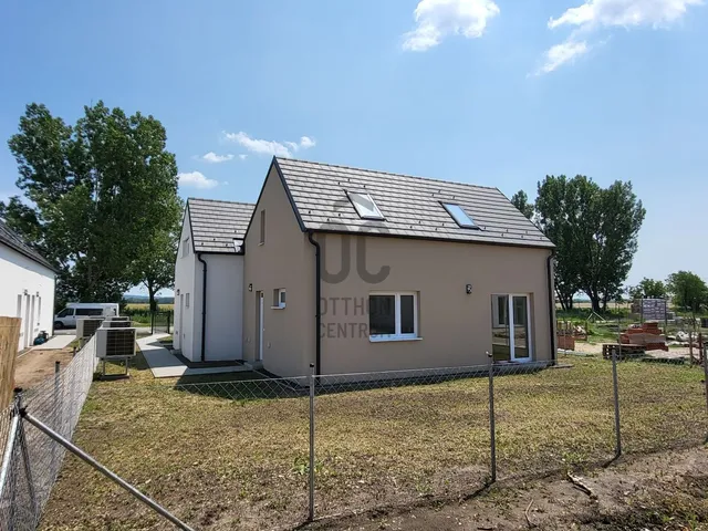 Eladó ház Vác, Alsóváros 96 nm