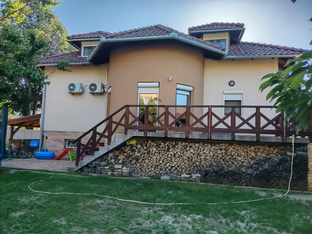 Eladó ház Sződliget 179 nm