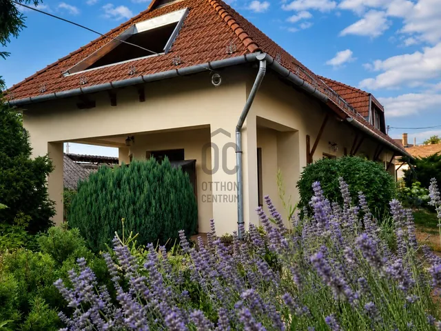 Eladó ház Vác, Deákvár 206 nm