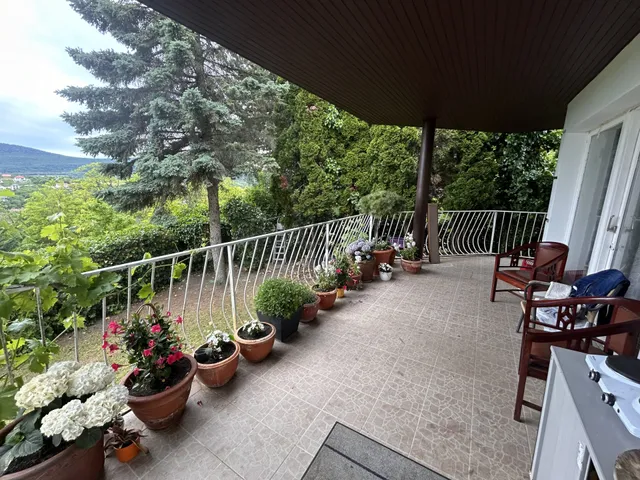 Eladó ház Pomáz 240 nm