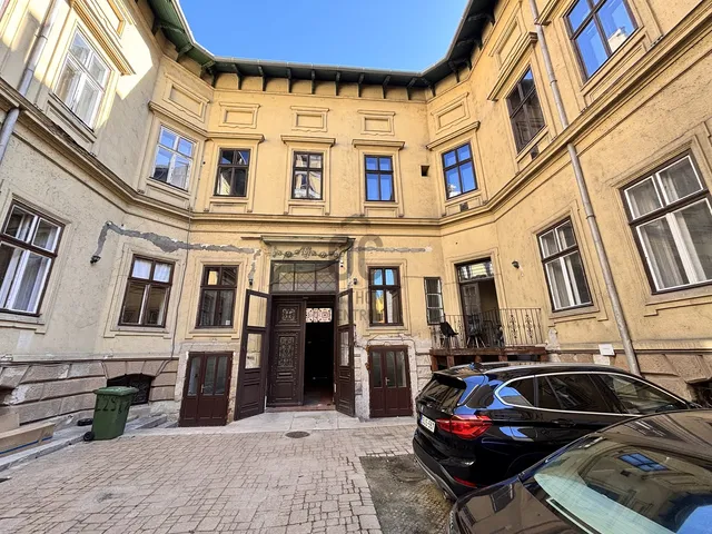 Eladó kereskedelmi és ipari ingatlan Budapest IX. kerület, Belső Ferencváros 1335 nm