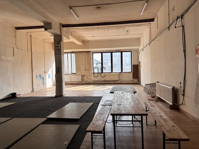 Eladó kereskedelmi és ipari ingatlan Budapest XIII. kerület, Lőportárdűlő 1665 nm