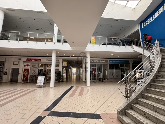 Eladó kereskedelmi és ipari ingatlan Budapest XVII. kerület, Rákoskeresztúr 18 nm