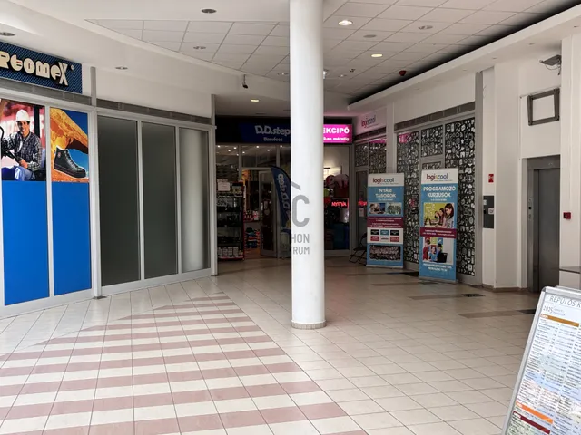 Eladó kereskedelmi és ipari ingatlan Budapest XVII. kerület, Rákoskeresztúr 18 nm