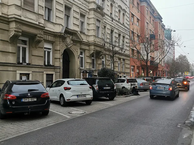 Eladó kereskedelmi és ipari ingatlan Budapest XIII. kerület, Újlipótváros 216 nm