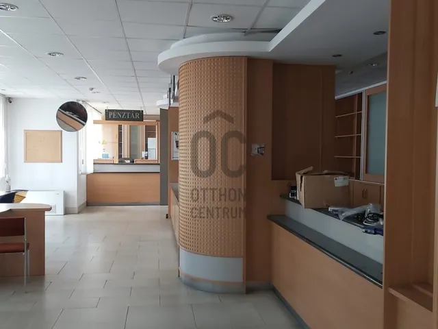 Eladó kereskedelmi és ipari ingatlan Kaposvár, Belváros 675 nm