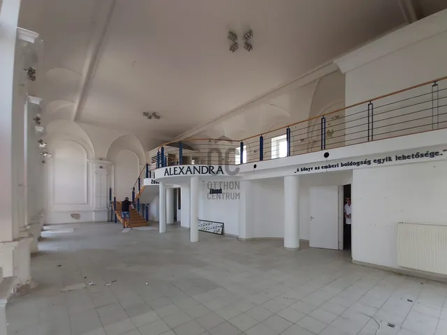 Eladó kereskedelmi és ipari ingatlan Kalocsa 343 nm