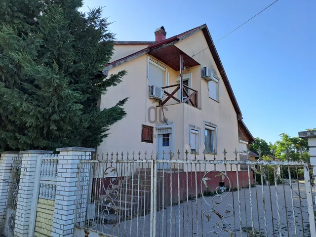 Eladó ház Hejőkürt 230 nm