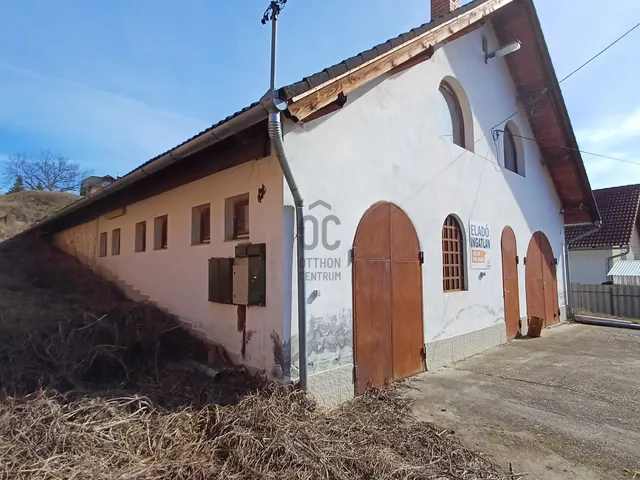 Eladó kereskedelmi és ipari ingatlan Mecseknádasd 1056 nm