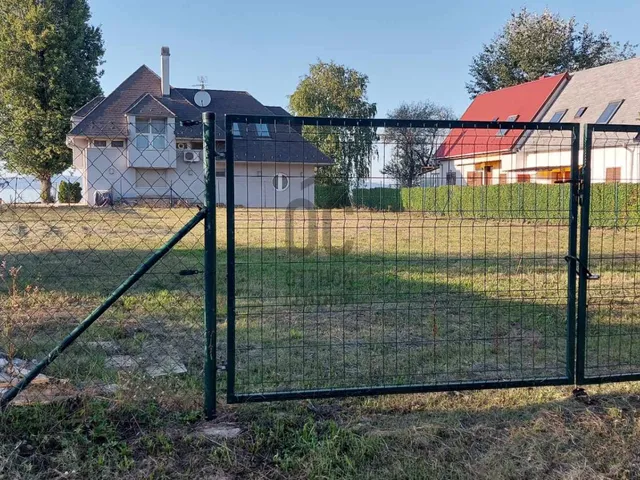 Eladó telek Zamárdi 712 nm