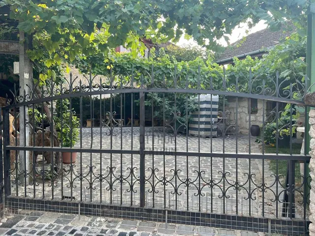 Eladó kereskedelmi és ipari ingatlan Etyek 7000 nm