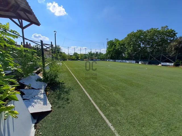 Eladó kereskedelmi és ipari ingatlan Besenyőtelek 211 nm