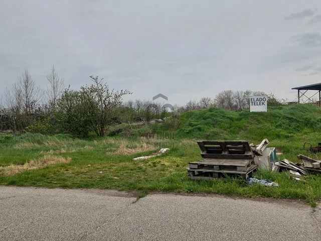 Eladó telek Nagykőrös 6815 nm