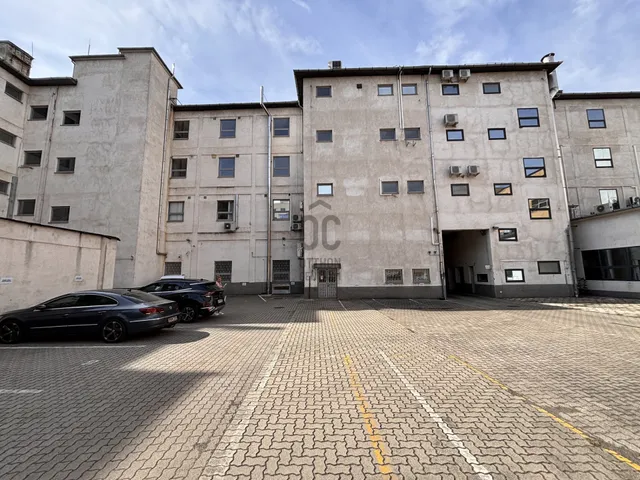 Eladó kereskedelmi és ipari ingatlan Budapest XIII. kerület, Lőportárdűlő 3793 nm