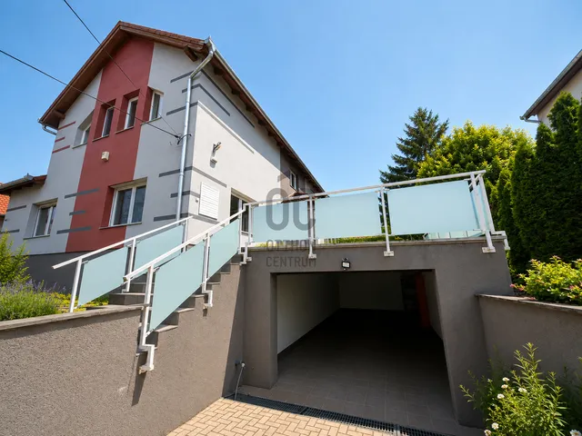 Eladó ház Budapest XVII. kerület, Rákoskert 204 nm