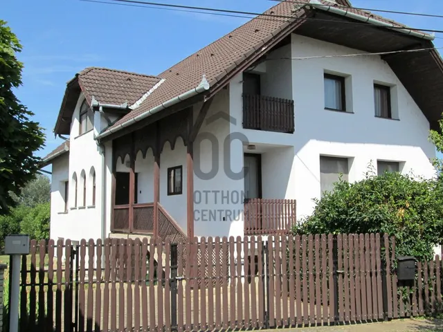 Eladó ház Balatonlelle 230 nm