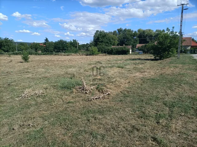 Eladó telek Látrány 1011 nm