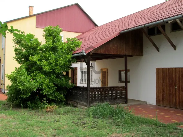 Eladó ház Balatonboglár 293 nm