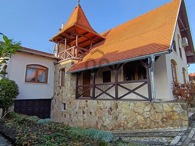 Eladó ház Balatonboglár 205 nm