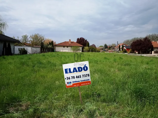 Eladó telek Tác 1100 nm