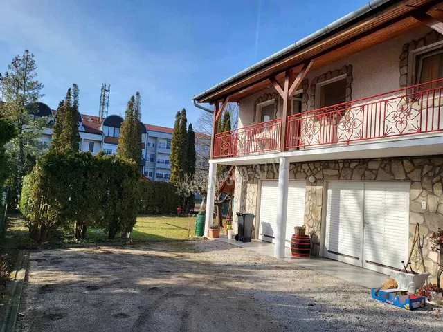Eladó ház Hévíz, Gyógytó környéke 320 nm
