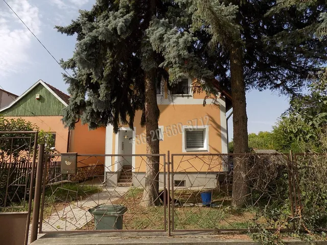 Eladó ház Pápa, Öreghegy, Rizling 69 nm