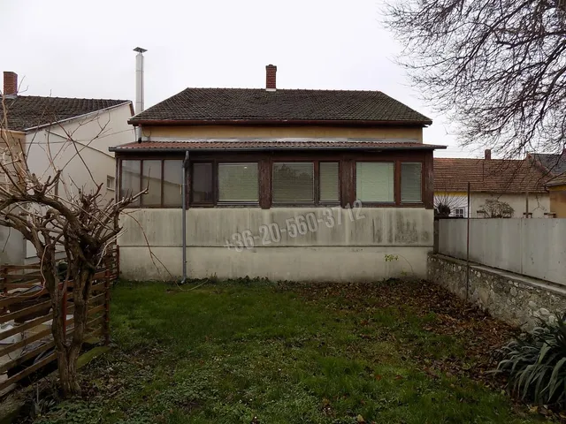 Eladó ház Pápa, Alsóváros, Szladik János utca 108 nm