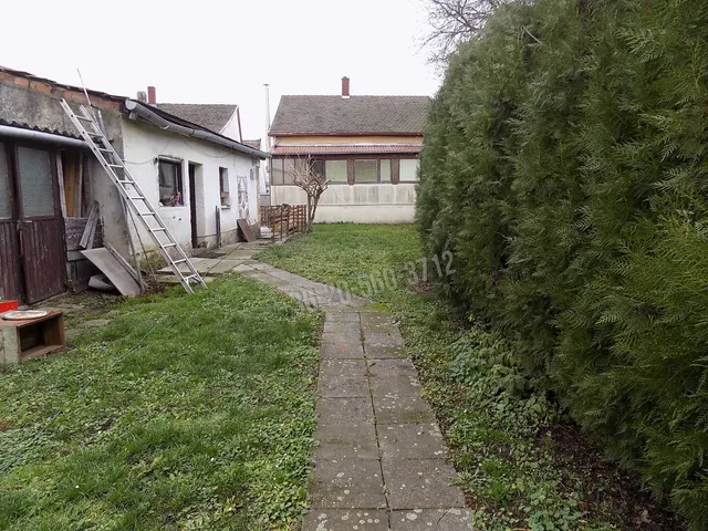 Eladó ház Pápa, Alsóváros, Szladik János utca 108 nm