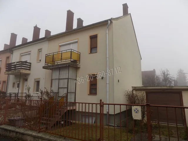 Eladó lakás Veszprém, Paál László utca 108 nm