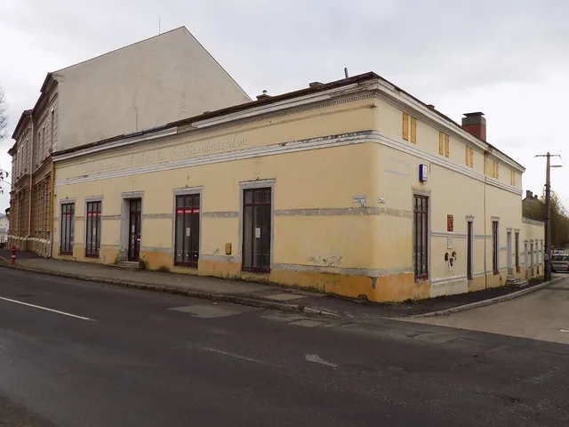 Eladó kereskedelmi és ipari ingatlan Tapolca, Belváros 341 nm