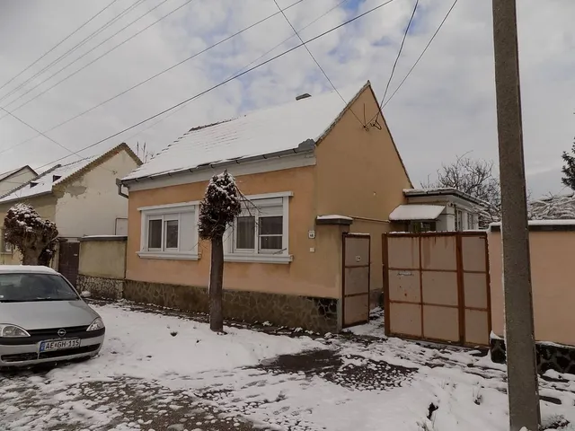 Eladó ház Pápa, Tókert 118 nm
