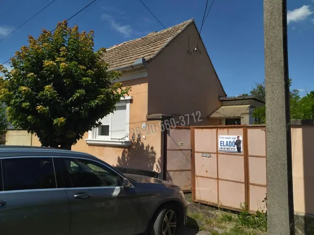 Eladó ház Pápa, Tókert, Negyedik utca 118 nm