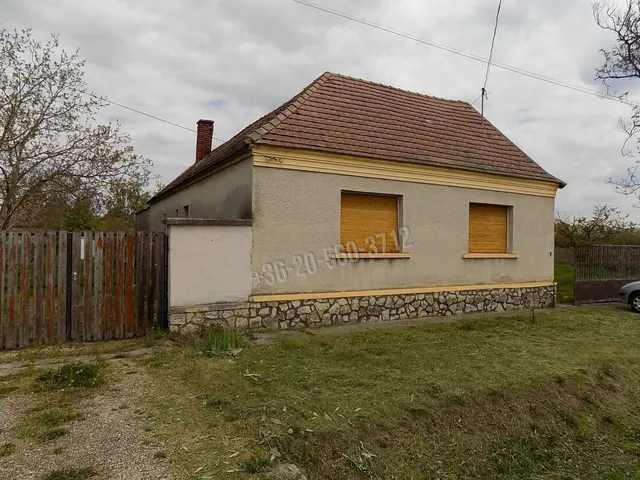 Eladó ház Pápa, Kéttornyúlak, Akácfa  70 nm