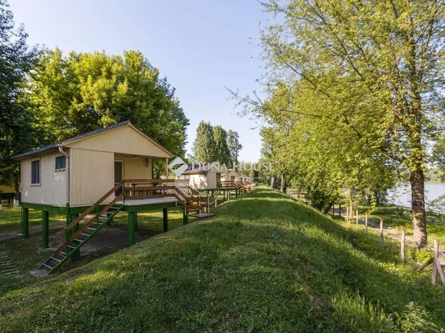 Eladó kereskedelmi és ipari ingatlan Szentendre, Névtelen utca 35865 nm