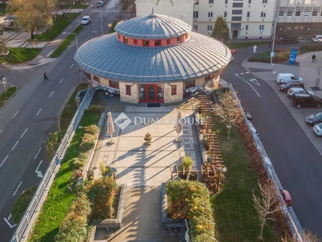 Eladó kereskedelmi és ipari ingatlan Zalaegerszeg, Kosztolányi Dezső utca 259 nm