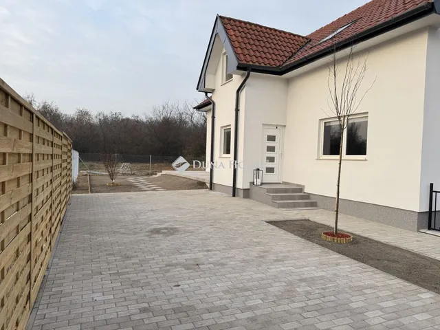 Eladó ház Szigetmonostor, Árpád utca 235 nm