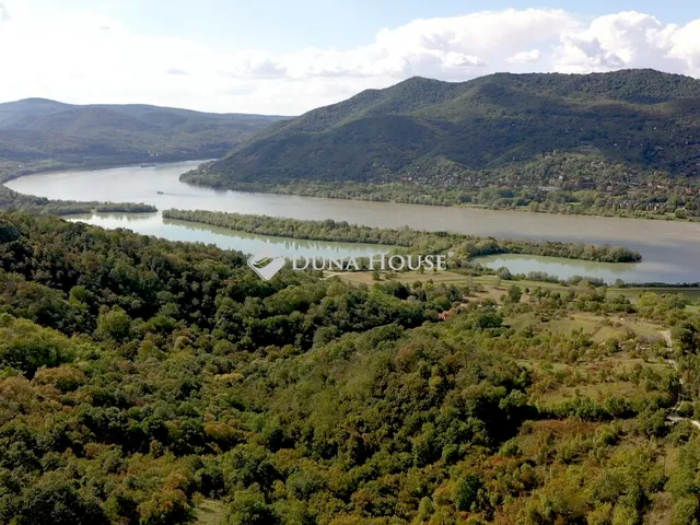 Eladó telek Visegrád 3114 nm