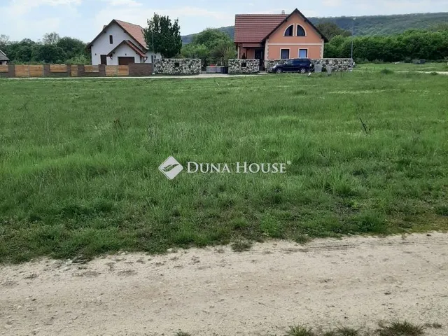 Eladó telek Dörgicse 1751 nm