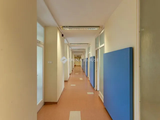 Eladó kereskedelmi és ipari ingatlan Győr 1090 nm