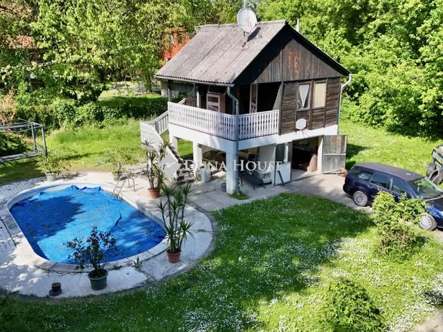 Eladó telek Szentendre 1063 nm