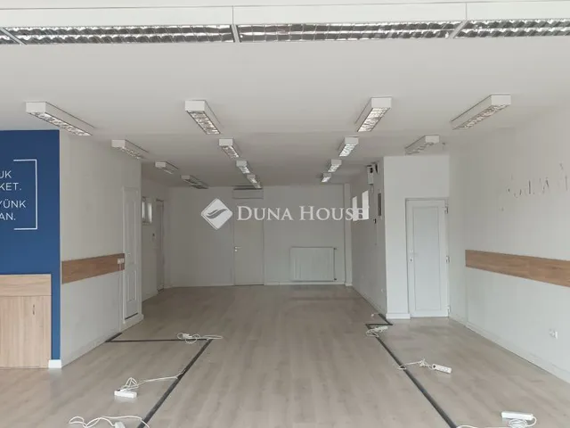 Kiadó kereskedelmi és ipari ingatlan Budapest XVI. kerület, Csömöri út 119 nm