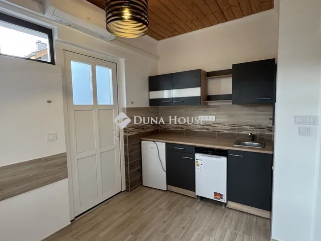 Kiadó kereskedelmi és ipari ingatlan Budakalász, Budai út 52 nm