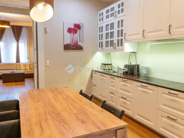 Eladó lakás Budapest VII. kerület 123 nm