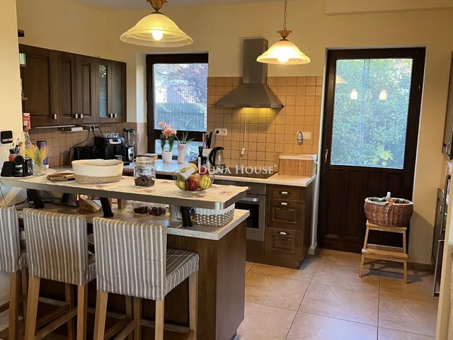 Eladó ház Szentendre 264 nm